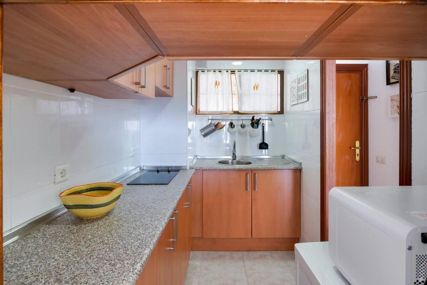 Stunning Apartment 50 Meters From The Sea Benalmádena Eksteriør billede