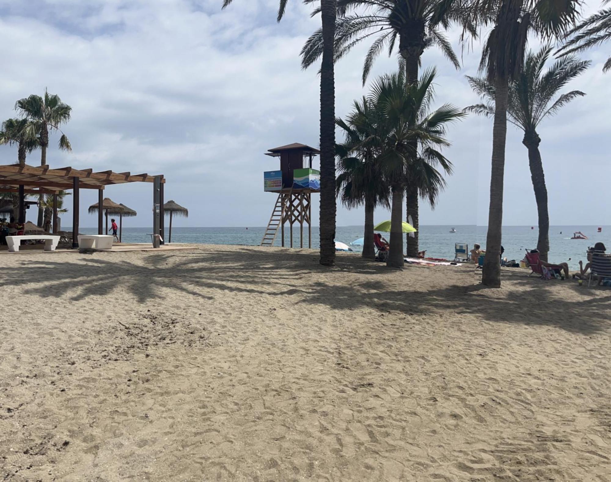Stunning Apartment 10 Meters From The Beach With Parking Benalmádena Eksteriør billede