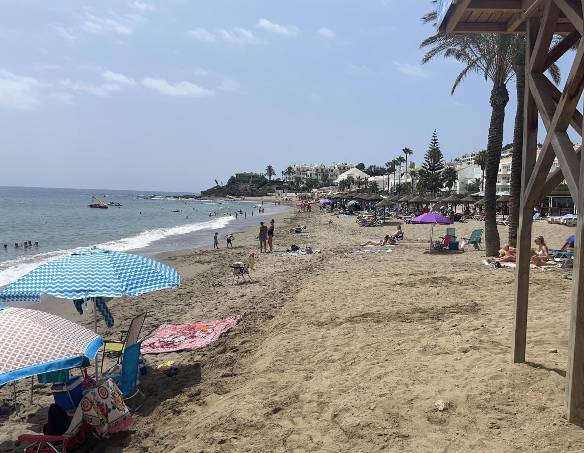 Stunning Apartment 10 Meters From The Beach With Parking Benalmádena Eksteriør billede