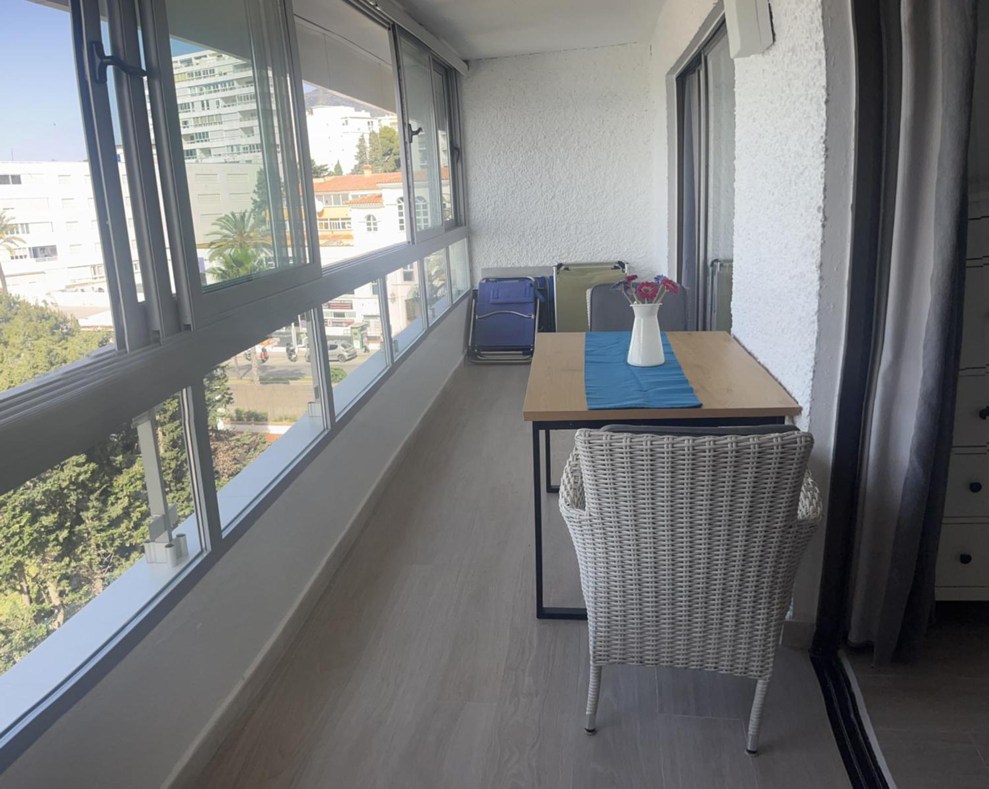 Stunning Apartment 10 Meters From The Beach With Parking Benalmádena Eksteriør billede