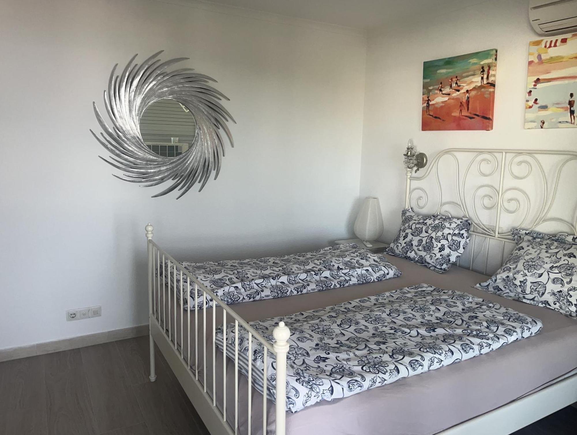 Stunning Apartment 10 Meters From The Beach With Parking Benalmádena Eksteriør billede