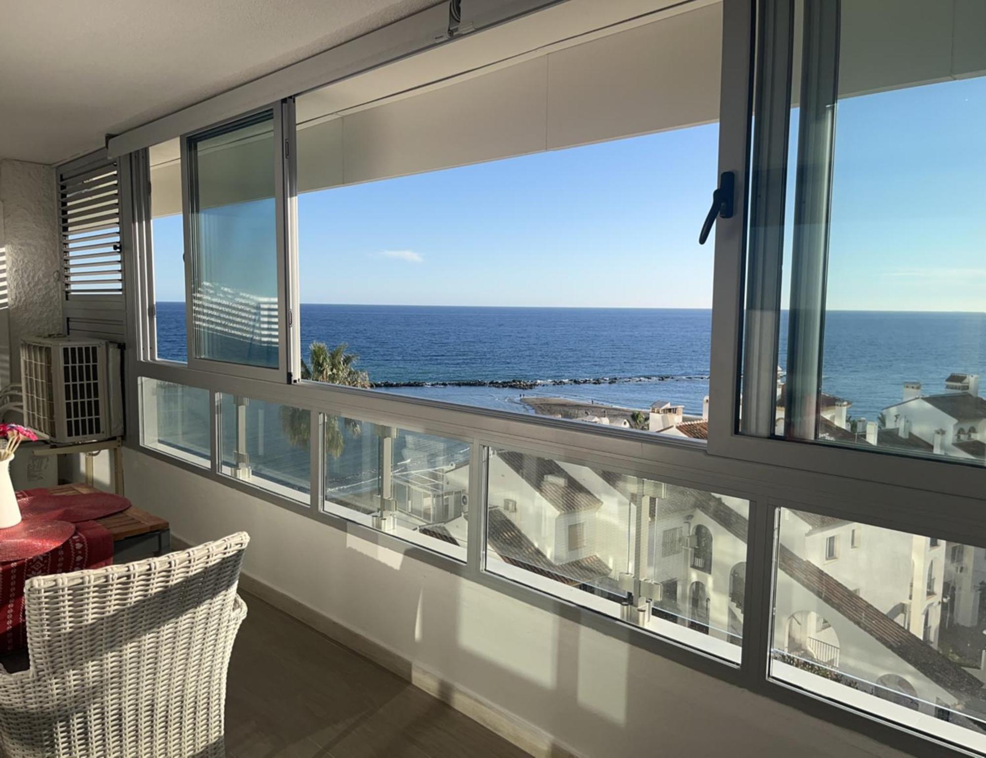 Stunning Apartment 50 Meters From The Sea Benalmádena Eksteriør billede
