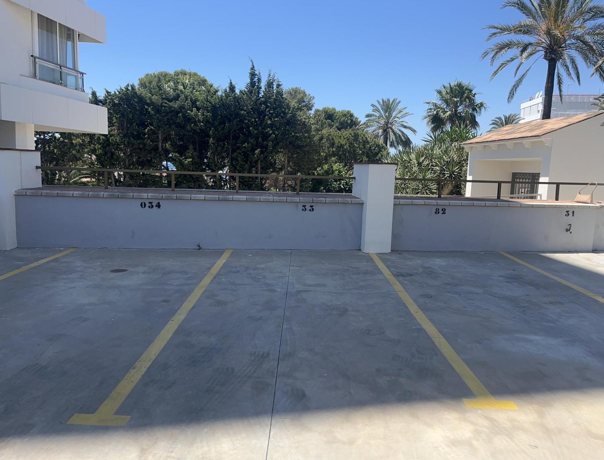 Stunning Apartment 10 Meters From The Beach With Parking Benalmádena Eksteriør billede